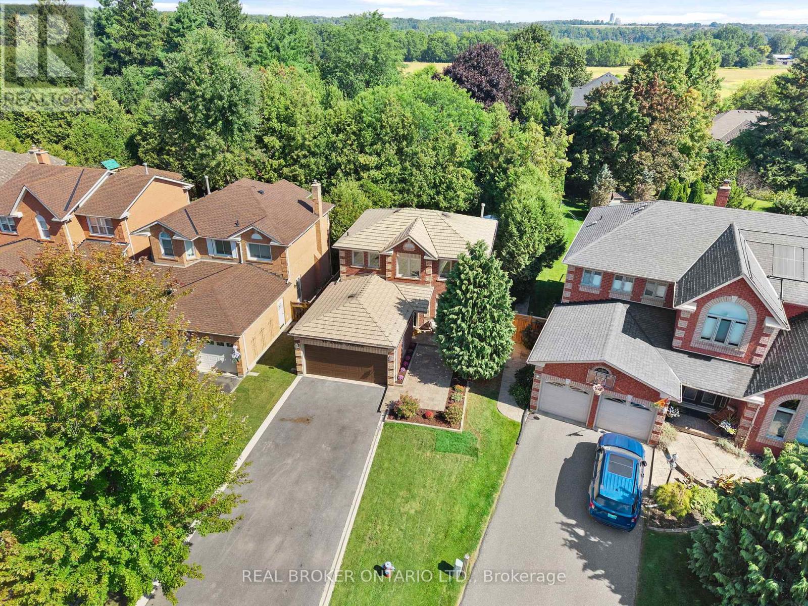 40 Davis Crescent, Halton Hills, Ontario  L7G 5P5 - Photo 4 - W12427346