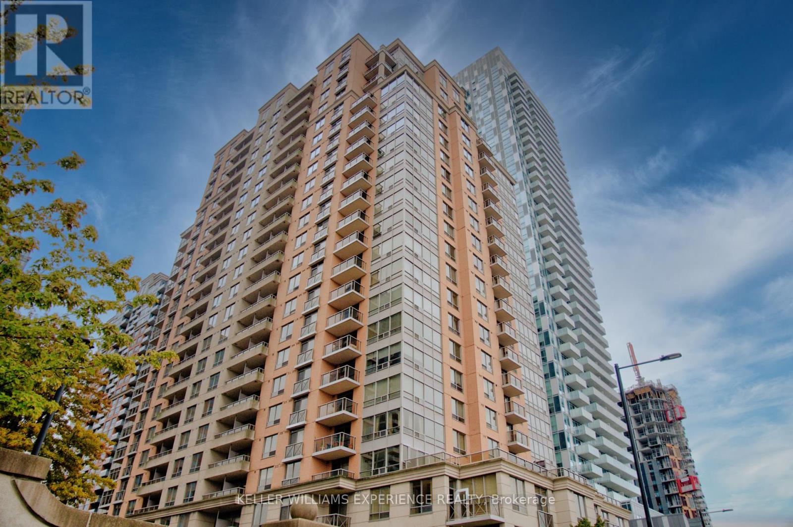 2315 - 5233 DUNDAS STREET W, Toronto, Ontario