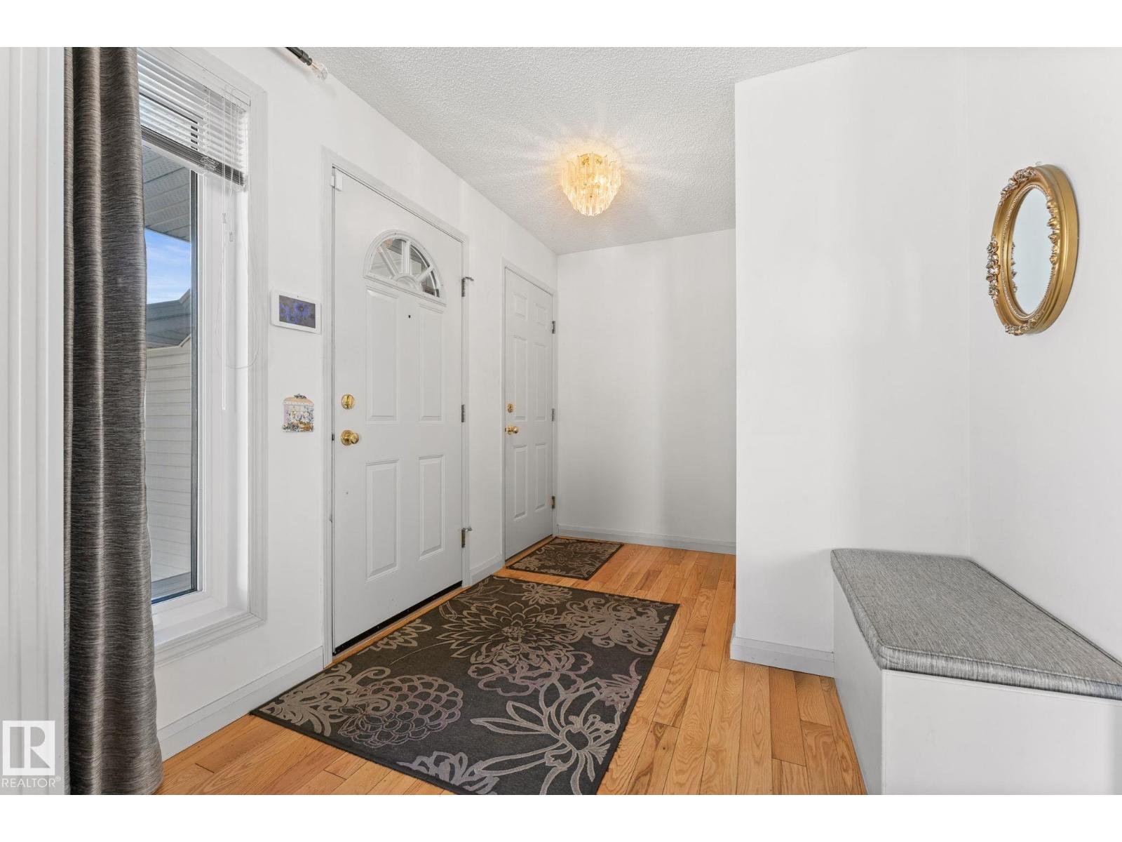 7913 161 Av Nw, Edmonton, Alberta  T5Z 3E9 - Photo 2 - E4459523