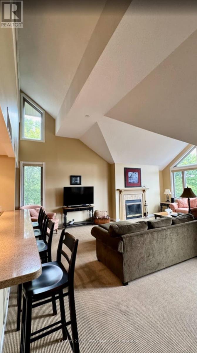 431 Grandview Hilltop Drive, Huntsville, Ontario  P1H 2J5 - Photo 9 - X12356356