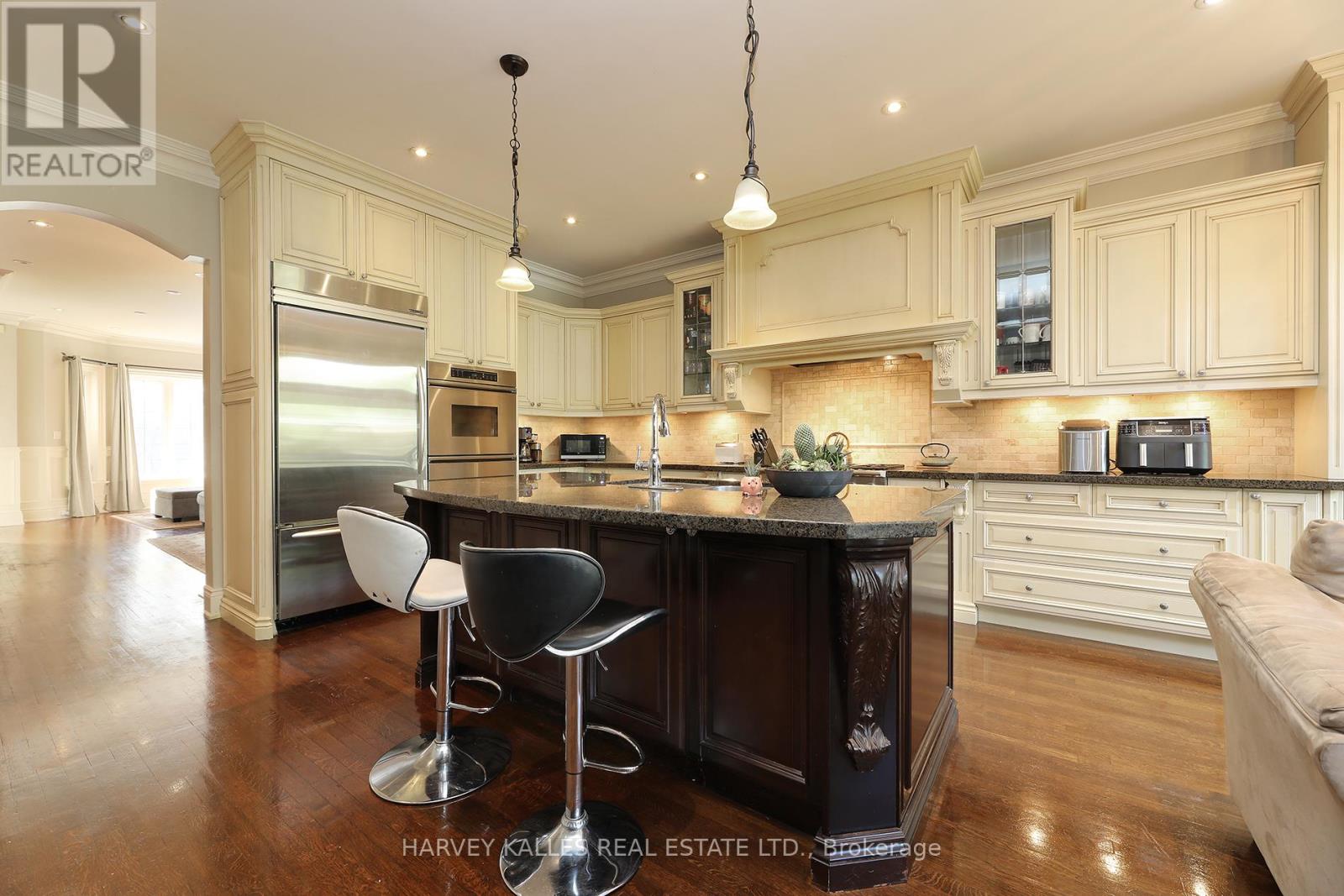 370 Douglas Avenue, Toronto, Ontario  M5M 1H4 - Photo 10 - C12427401