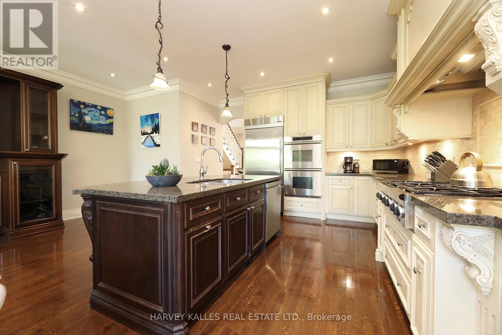 370 Douglas Avenue, Toronto, Ontario  M5M 1H4 - Photo 11 - C12427401