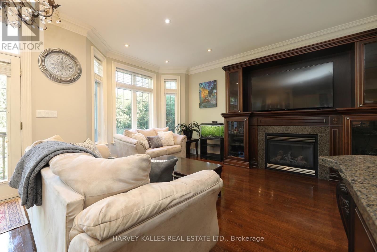 370 Douglas Avenue, Toronto, Ontario  M5M 1H4 - Photo 18 - C12427401