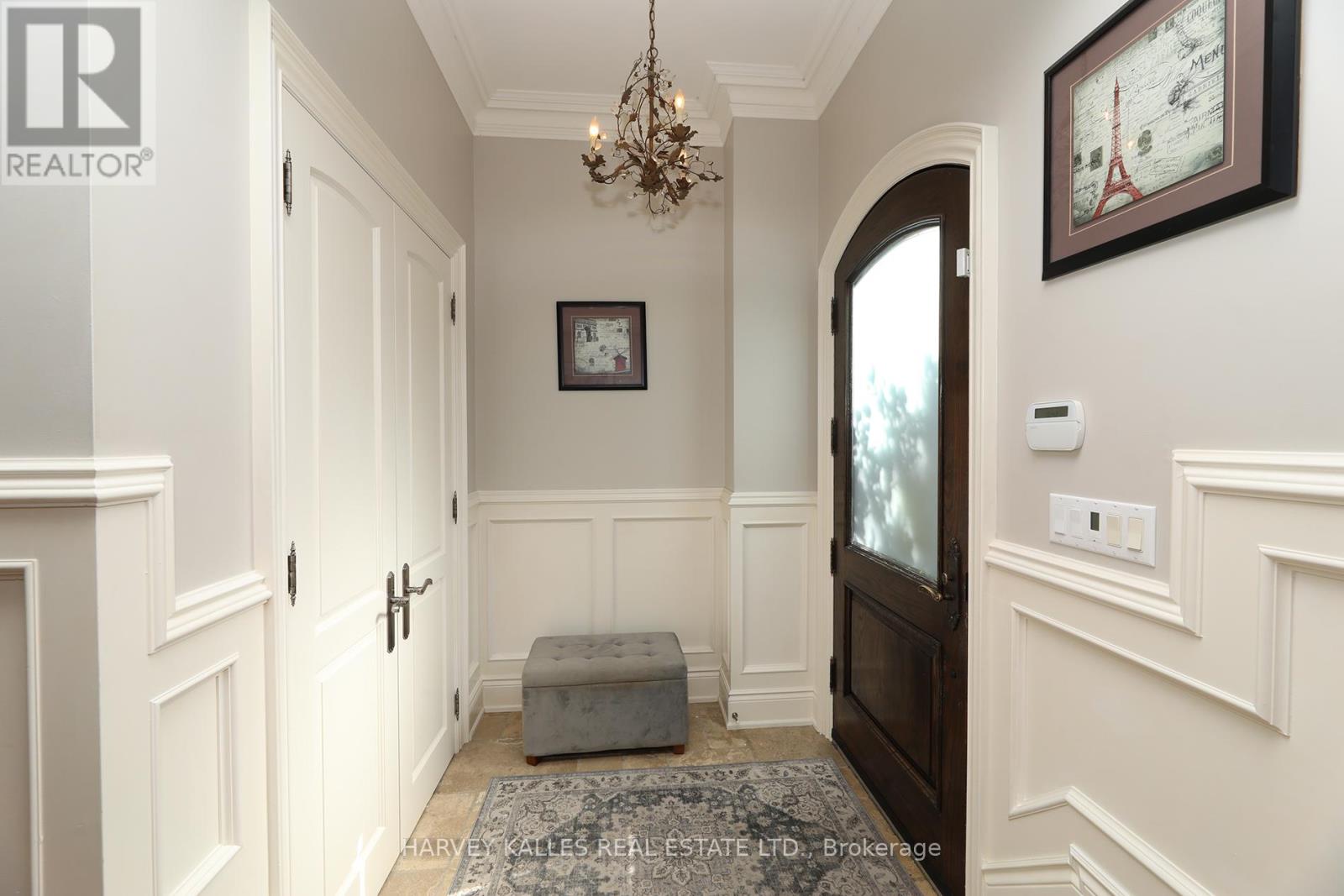 370 Douglas Avenue, Toronto, Ontario  M5M 1H4 - Photo 3 - C12427401