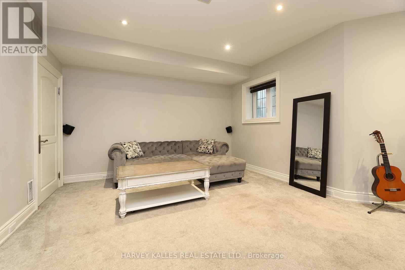 370 Douglas Avenue, Toronto, Ontario  M5M 1H4 - Photo 33 - C12427401