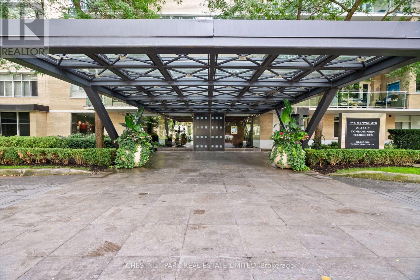 720 - 1 Benvenuto Place, Toronto, Ontario  M4V 2L1 - Photo 2 - C12427402