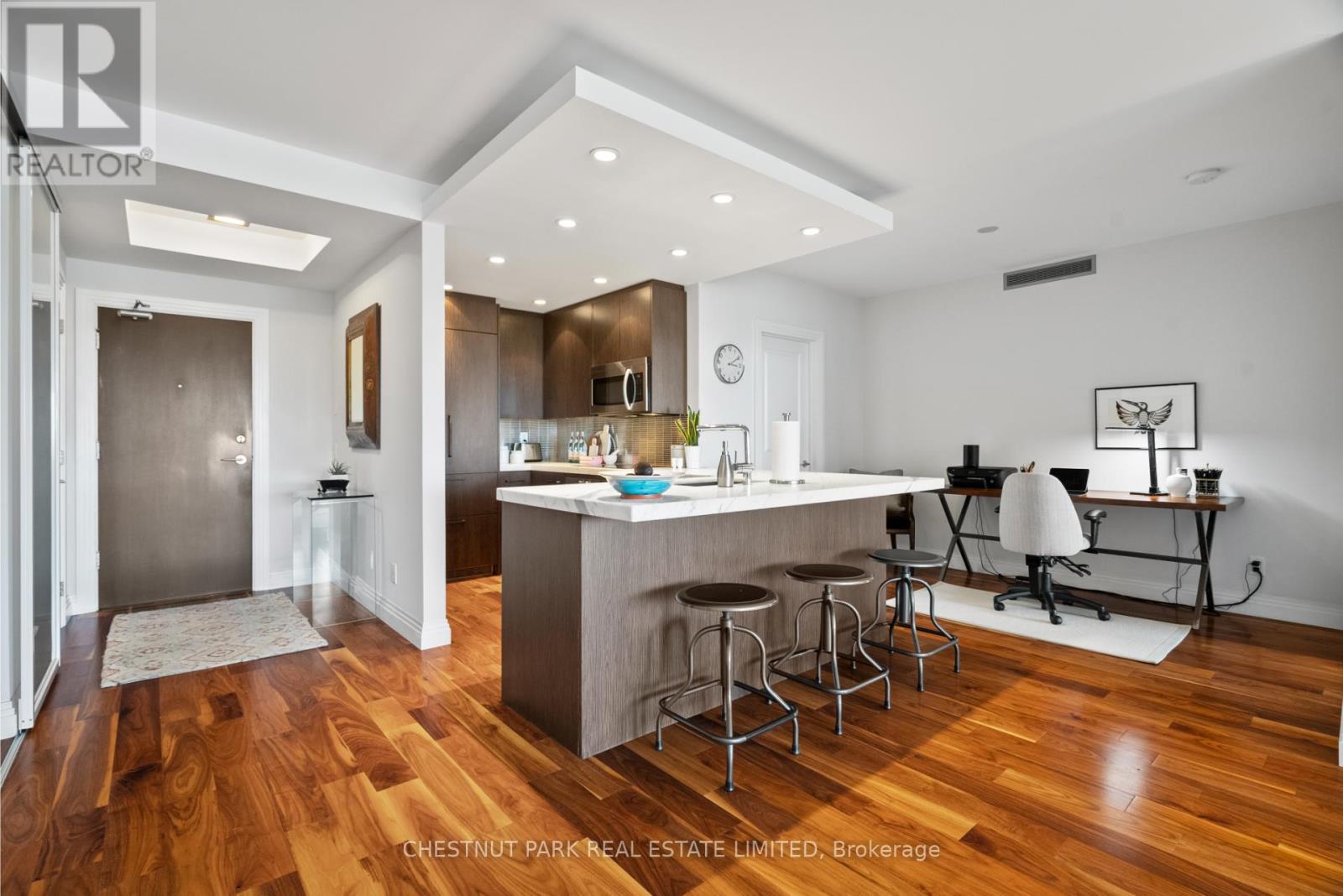720 - 1 Benvenuto Place, Toronto, Ontario  M4V 2L1 - Photo 6 - C12427402