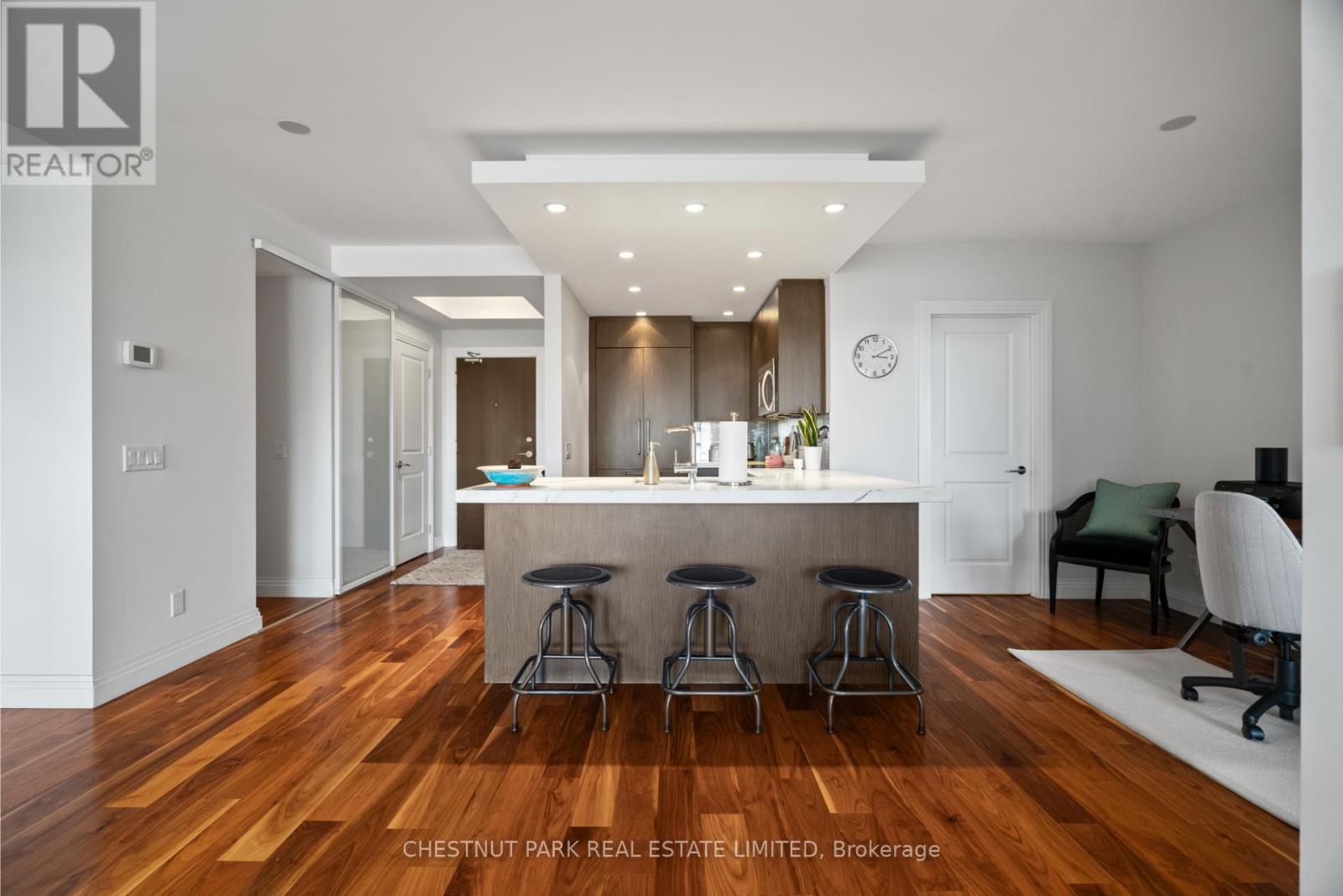 720 - 1 Benvenuto Place, Toronto, Ontario  M4V 2L1 - Photo 8 - C12427402