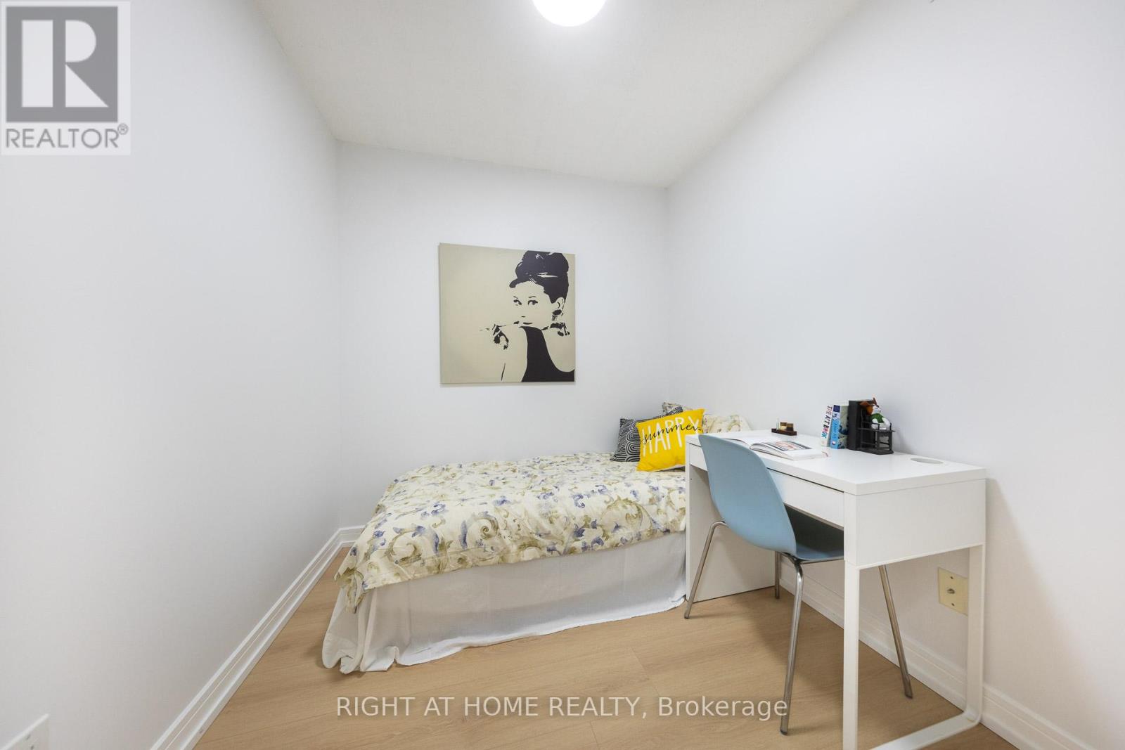 2216 - 31 Bales Avenue, Toronto, Ontario  M2N 7L6 - Photo 4 - C12427405