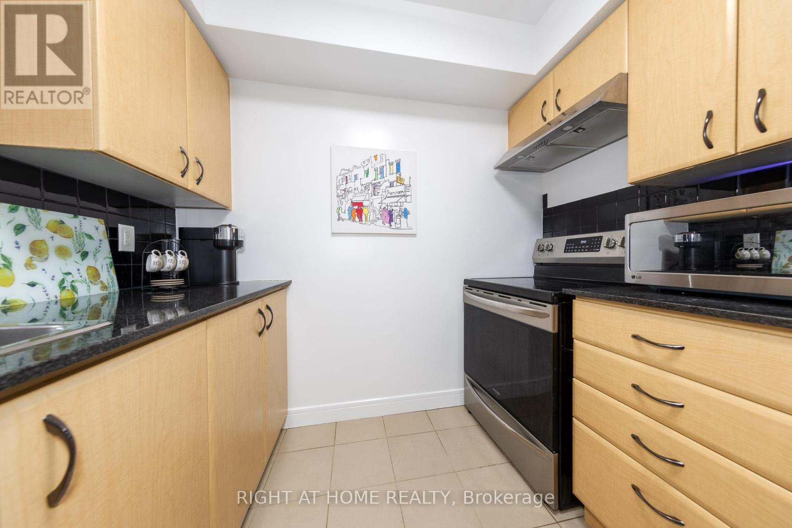 2216 - 31 Bales Avenue, Toronto, Ontario  M2N 7L6 - Photo 7 - C12427405
