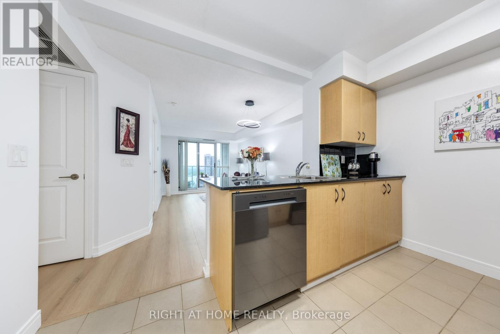 2216 - 31 Bales Avenue, Toronto, Ontario  M2N 7L6 - Photo 8 - C12427405