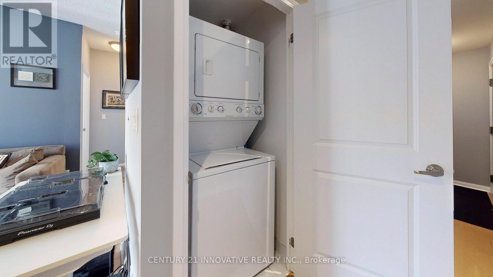 1510 - 35 Hayden Street E, Toronto, Ontario  M4Y 3C3 - Photo 16 - C12427439