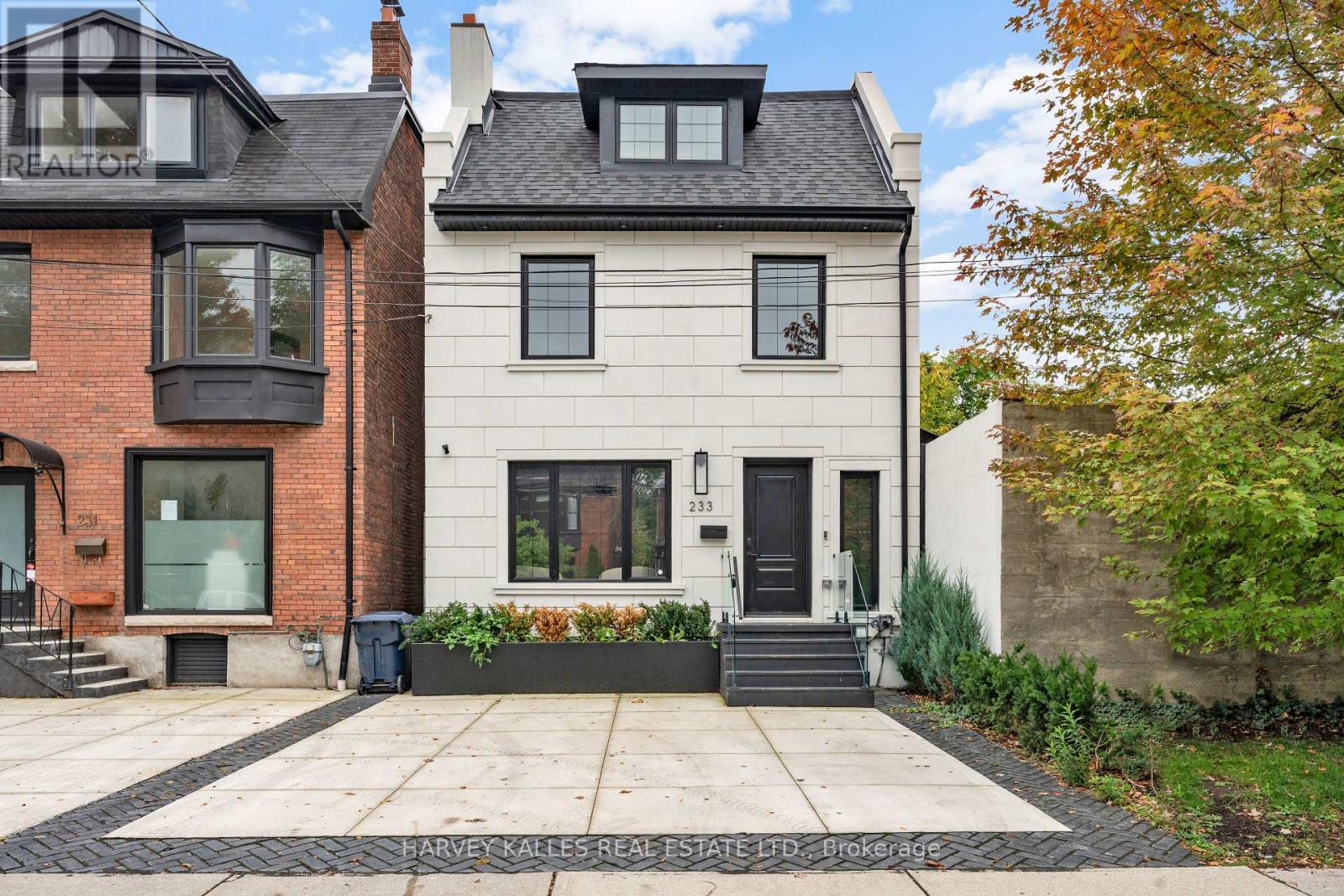 233 MACPHERSON AVENUE, Toronto, Ontario