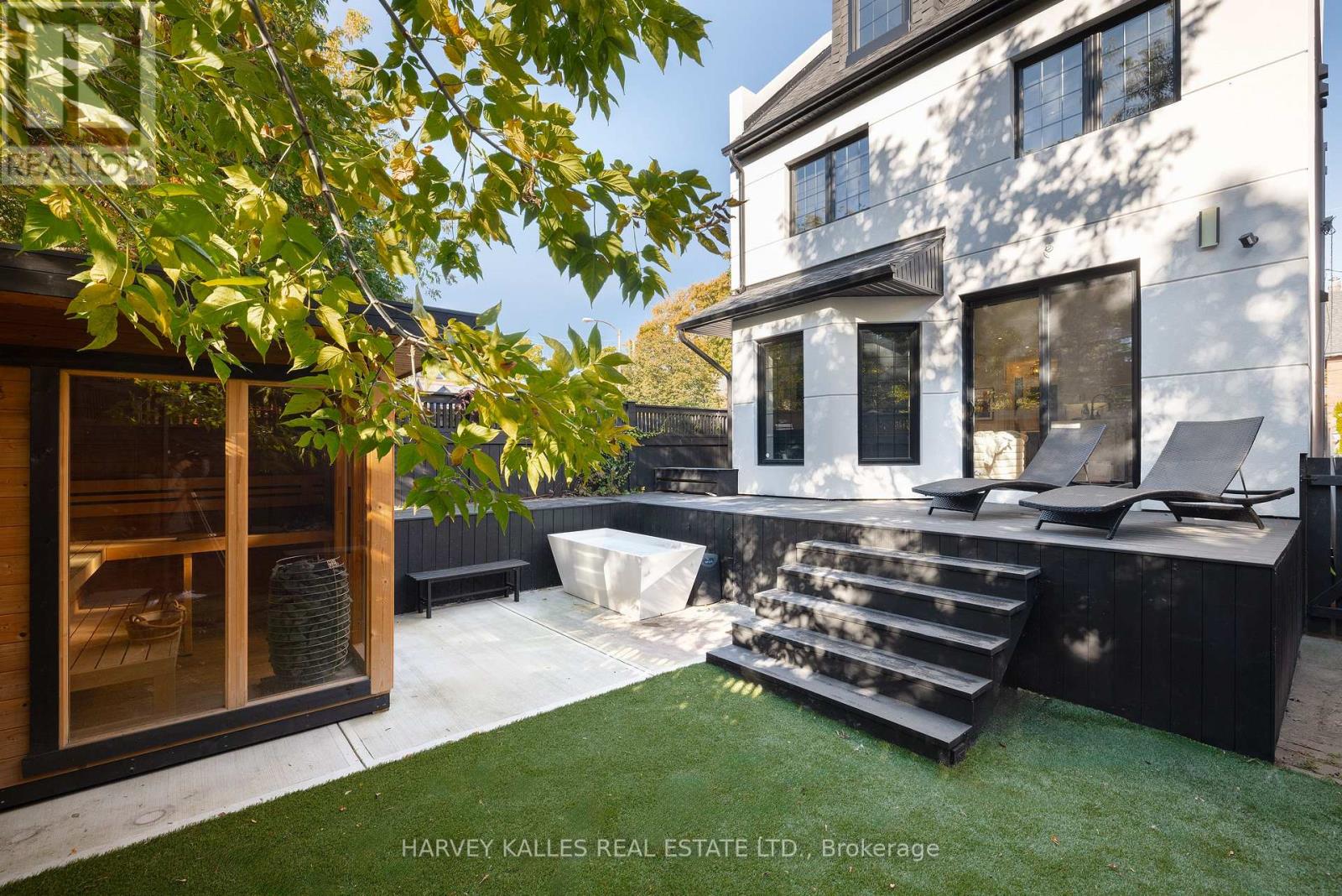 233 Macpherson Avenue, Toronto, Ontario  M4V 1A1 - Photo 13 - C12427453
