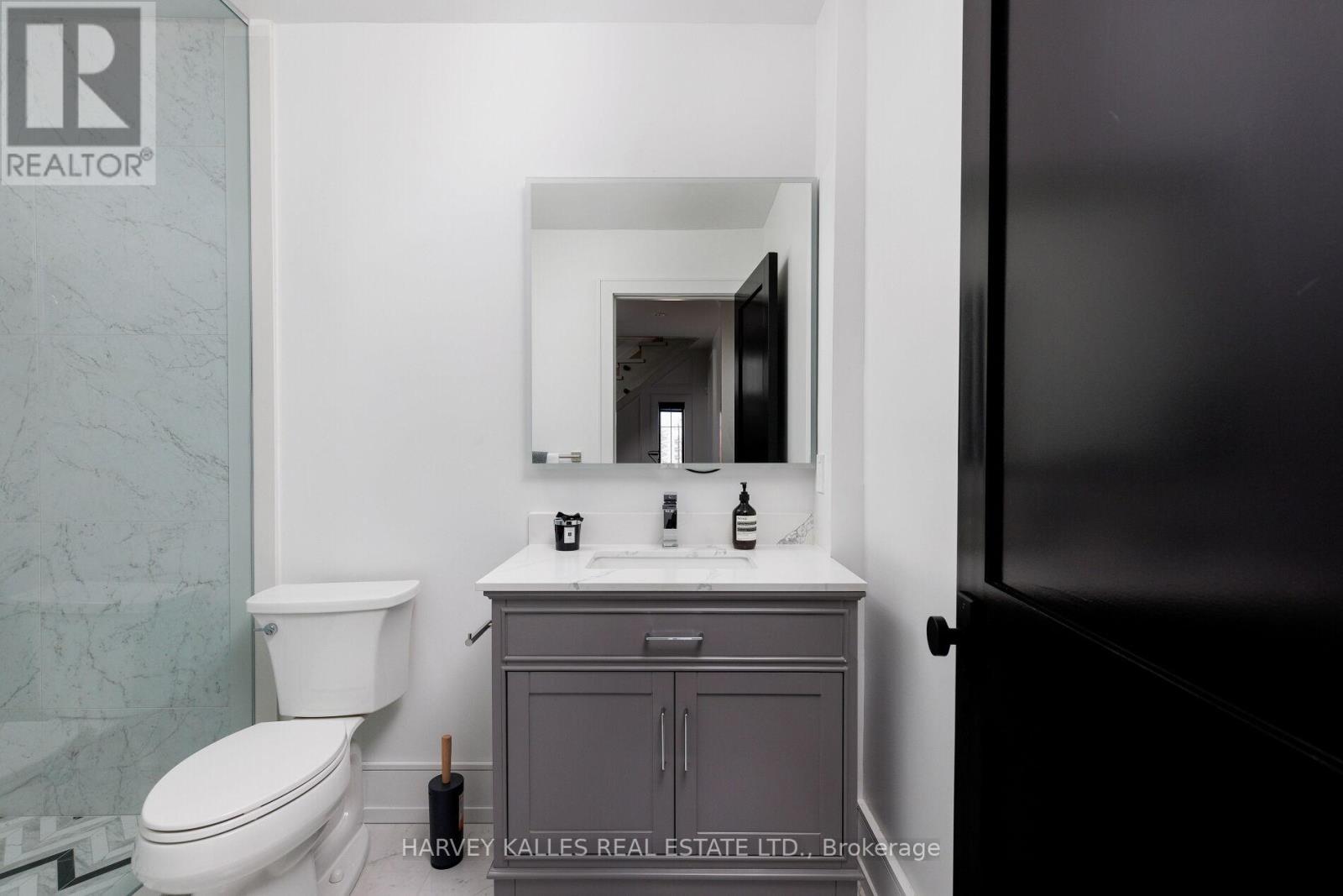 233 Macpherson Avenue, Toronto, Ontario  M4V 1A1 - Photo 23 - C12427453