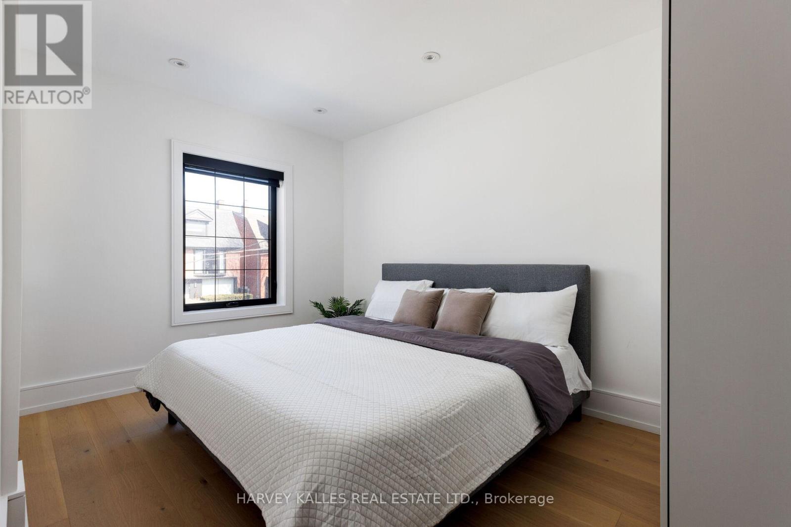 233 Macpherson Avenue, Toronto, Ontario  M4V 1A1 - Photo 25 - C12427453