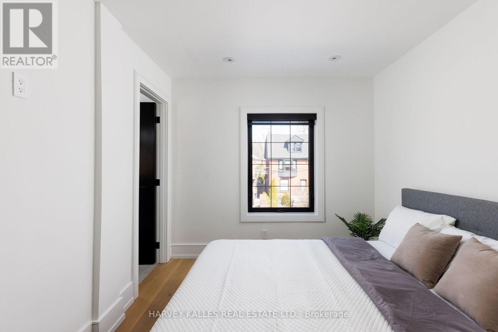 233 Macpherson Avenue, Toronto, Ontario  M4V 1A1 - Photo 26 - C12427453