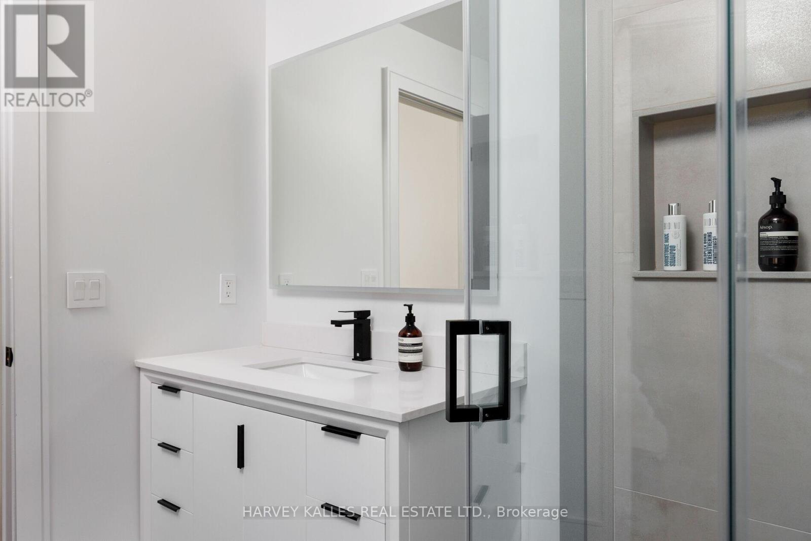 233 Macpherson Avenue, Toronto, Ontario  M4V 1A1 - Photo 30 - C12427453