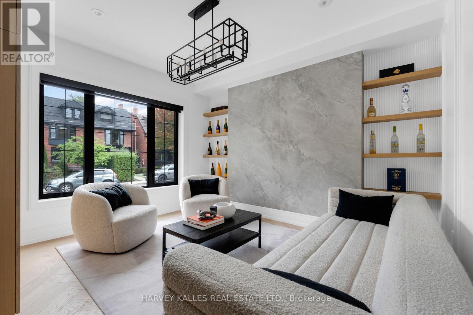 233 Macpherson Avenue, Toronto, Ontario  M4V 1A1 - Photo 4 - C12427453