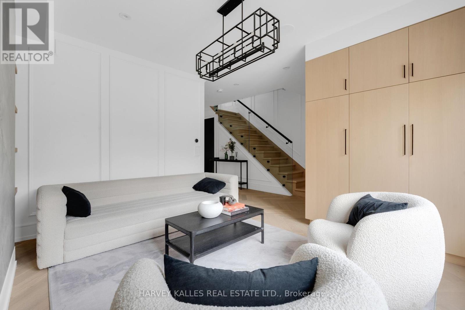 233 Macpherson Avenue, Toronto, Ontario  M4V 1A1 - Photo 6 - C12427453