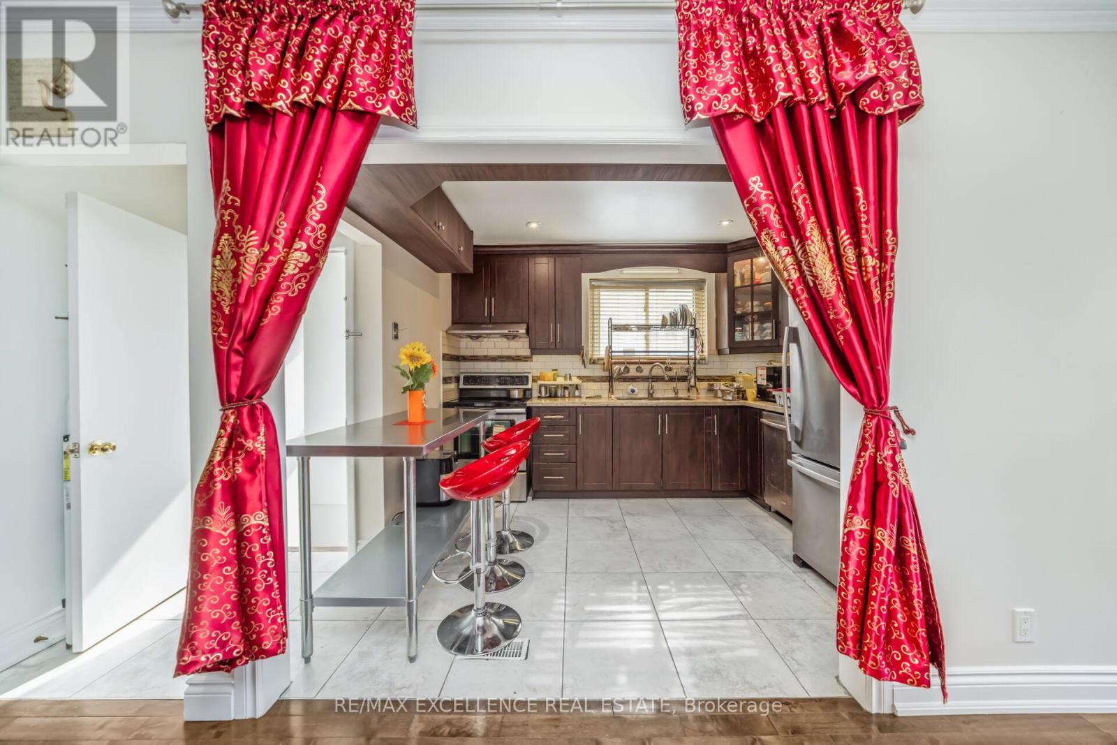 43 Porchester Drive, Toronto, Ontario  M1J 2R4 - Photo 11 - E12427421