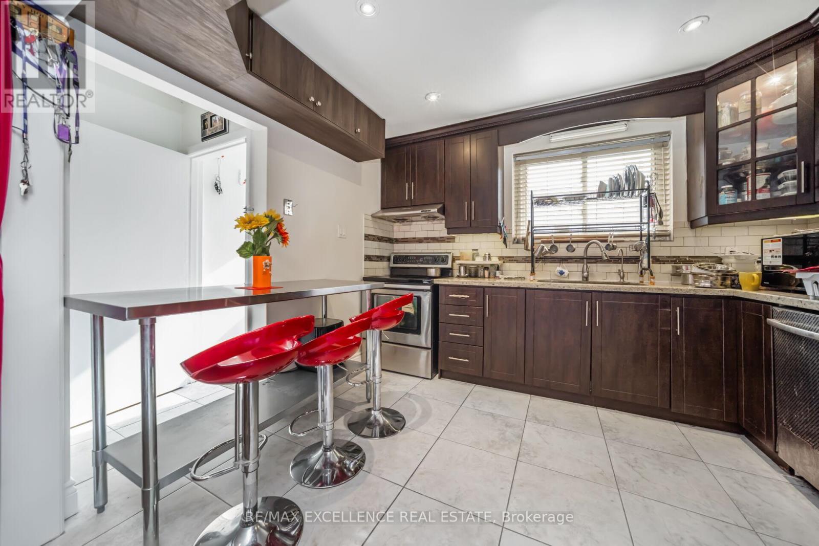 43 Porchester Drive, Toronto, Ontario  M1J 2R4 - Photo 12 - E12427421