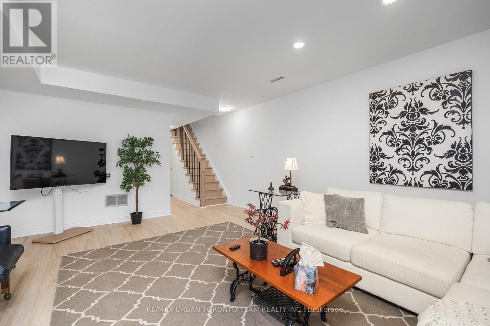 50 Ashland Avenue, Toronto (Woodbine Corridor), Ontario  M4L 1K1 - Photo 27 - E12427448