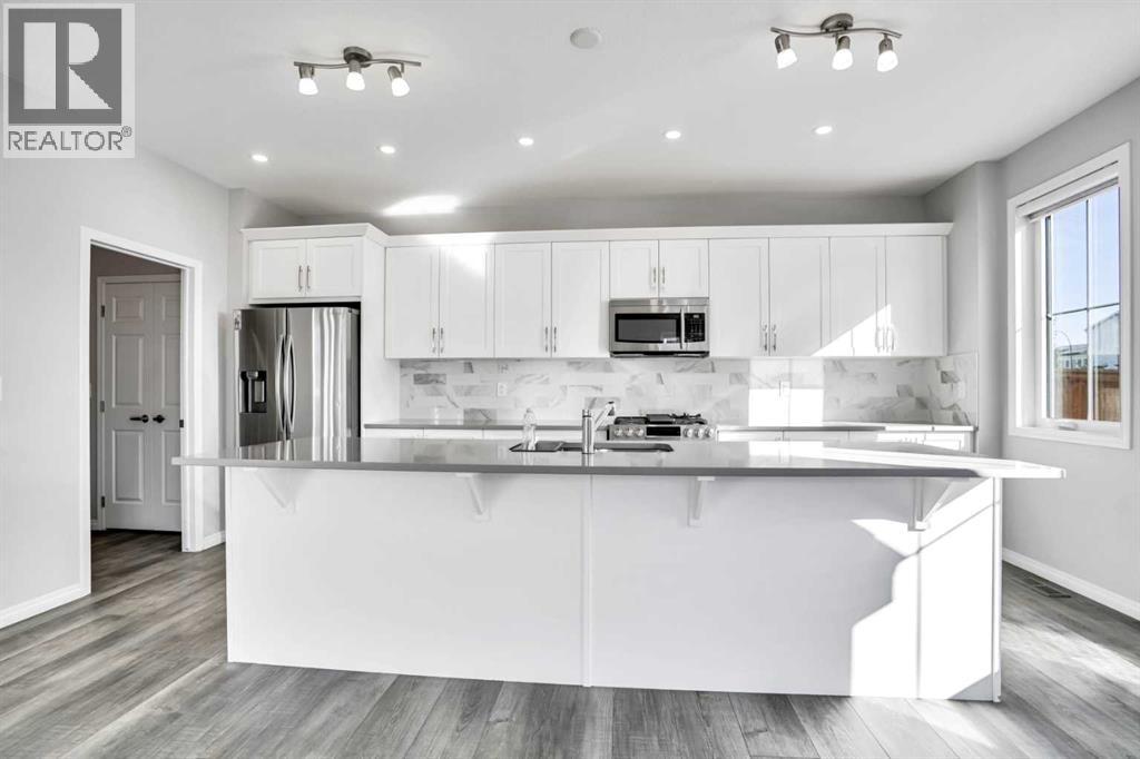 64 Carrington Crescent Nw, Calgary, Alberta  t3p 1n6 - Photo 9 - A2259894