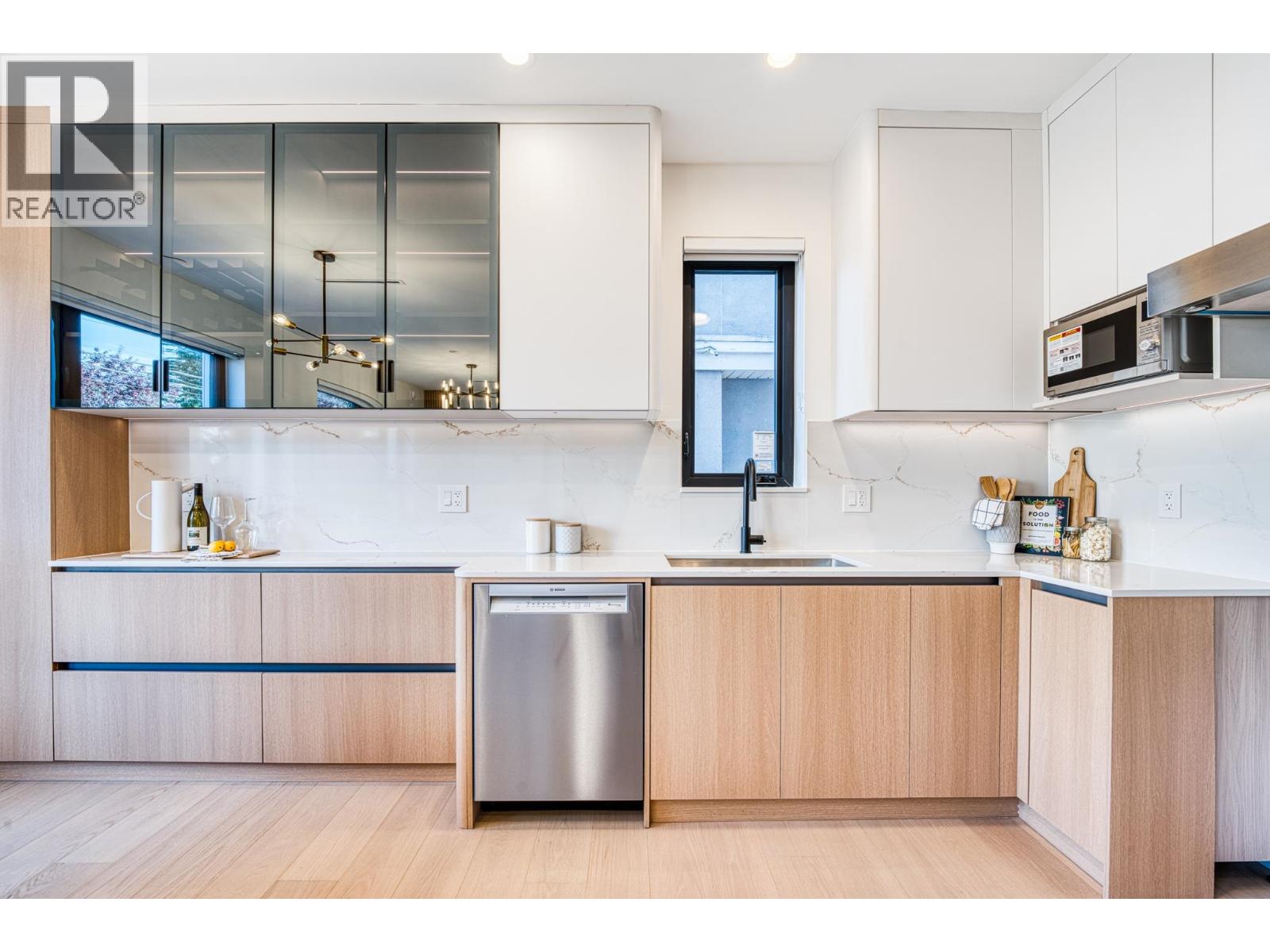 2 968 E 55th Avenue, Vancouver, British Columbia  V5X 1N9 - Photo 9 - R3047850