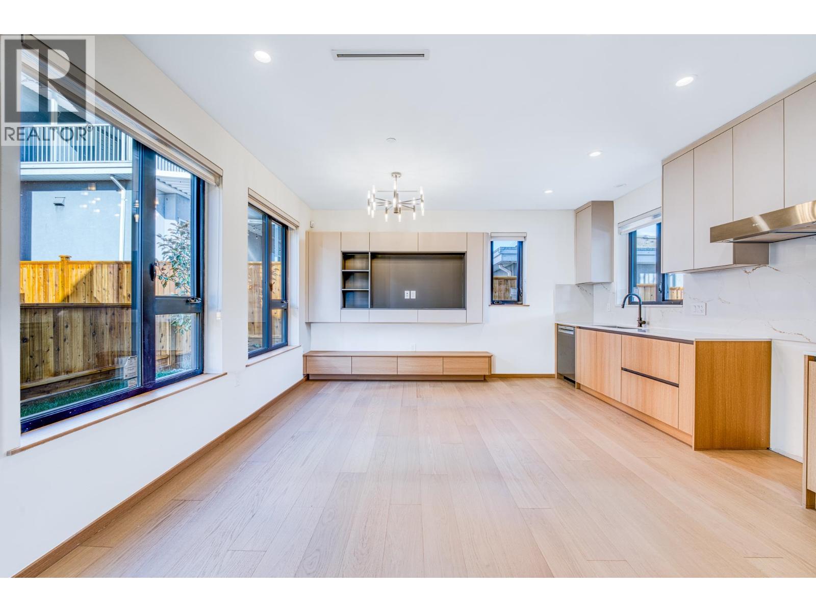 966 E 55TH AVENUE, Vancouver, British Columbia