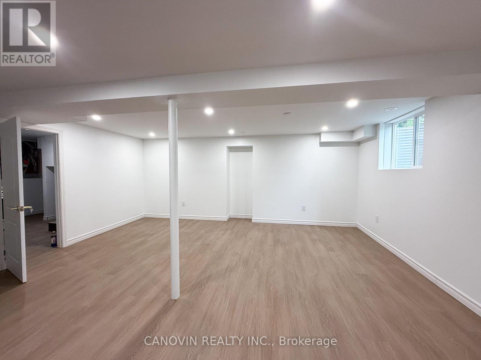 452 Alex Doner Drive, Newmarket, Ontario  L3X 1C1 - Photo 3 - N12427370