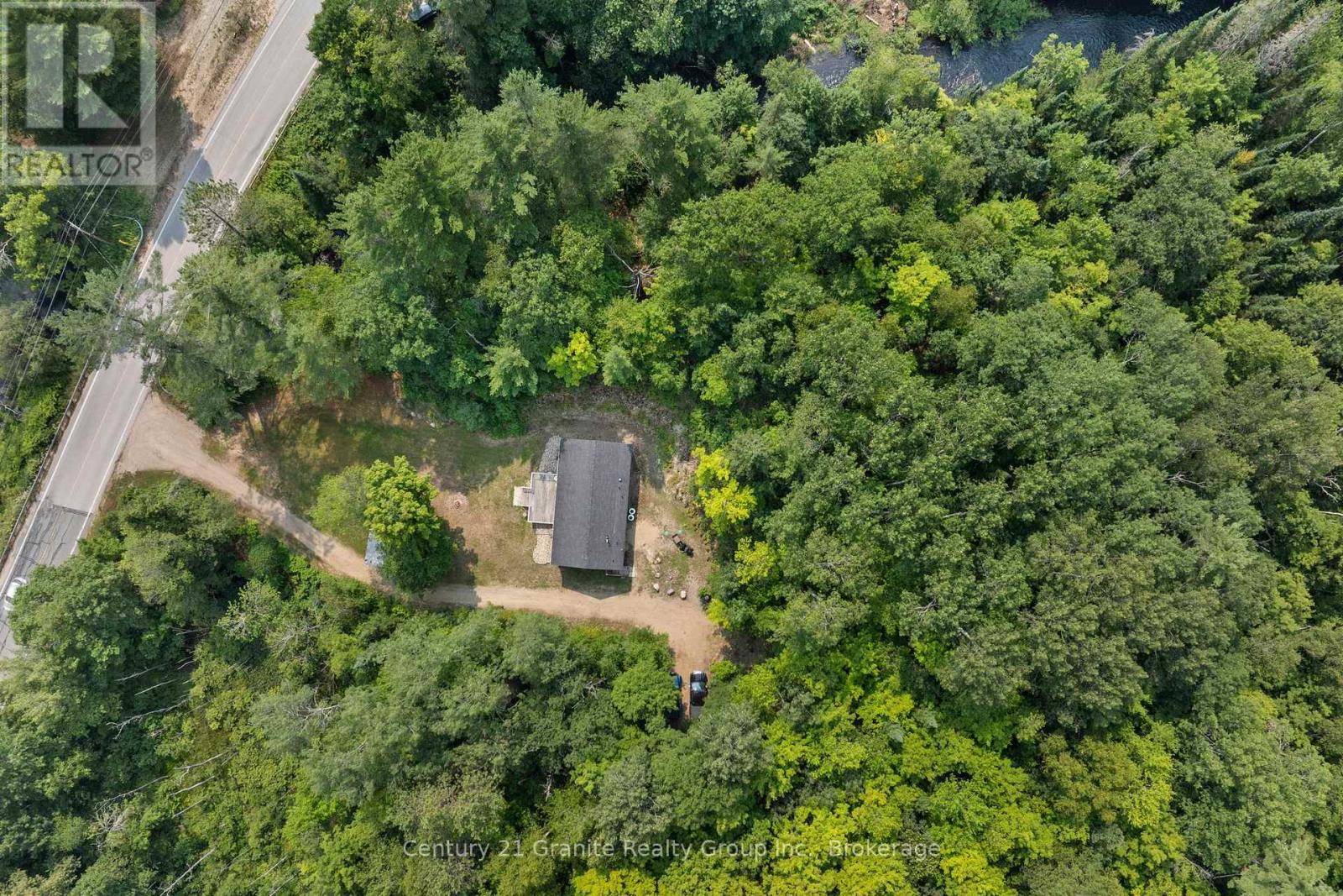 2275 Kennisis Lake Road, Dysart Et Al, Ontario  K0M 1S0 - Photo 30 - X12357507