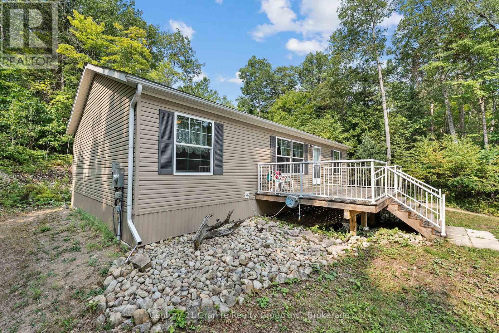 2275 Kennisis Lake Road, Dysart Et Al, Ontario  K0M 1S0 - Photo 41 - X12357507
