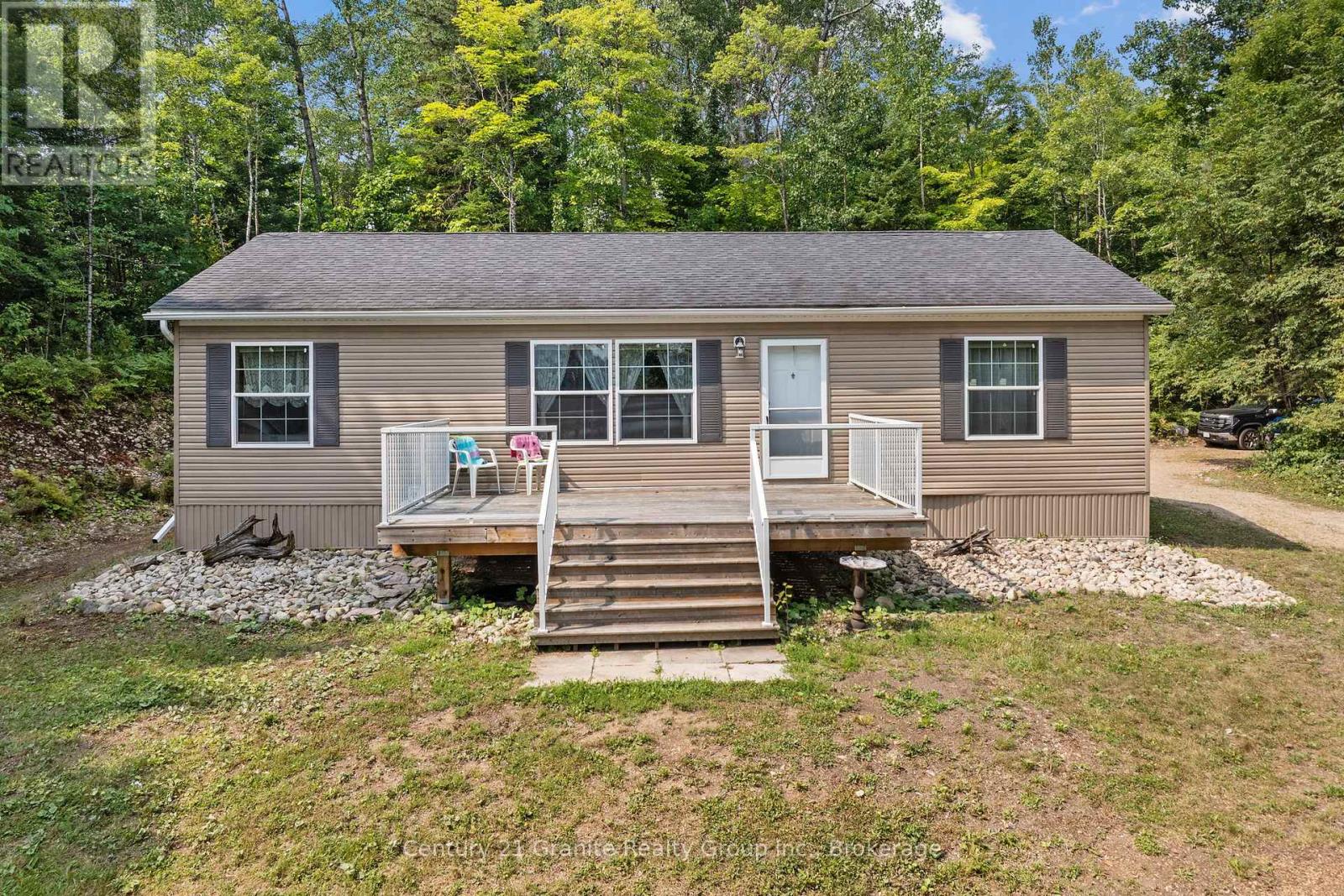 2275 Kennisis Lake Road, Dysart Et Al, Ontario  K0M 1S0 - Photo 40 - X12357507