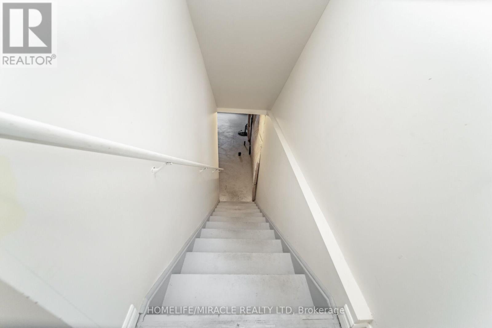 64 Phoenix Boulevard, Barrie, Ontario  L9J 0P7 - Photo 37 - S12427378