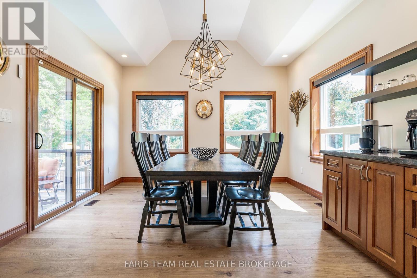 1609 Wedgewood Drive, Wasaga Beach, Ontario  L9Z 1R8 - Photo 11 - S12427385