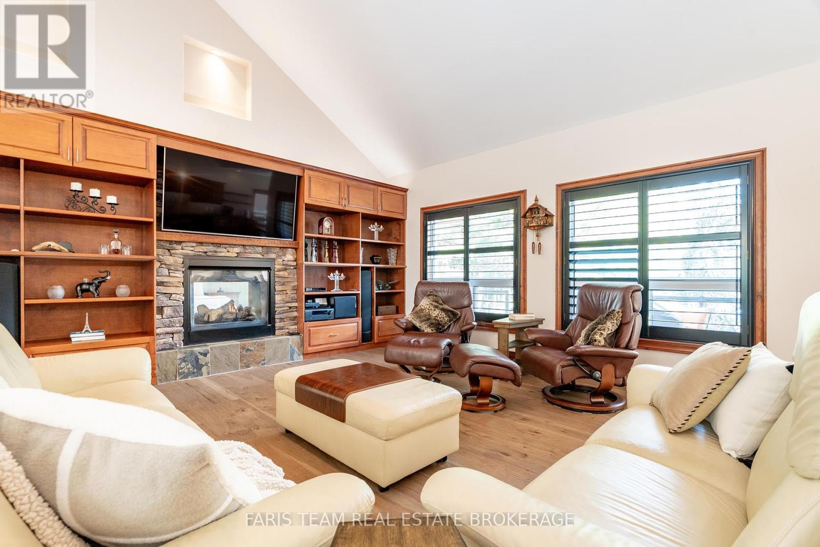 1609 Wedgewood Drive, Wasaga Beach, Ontario  L9Z 1R8 - Photo 14 - S12427385
