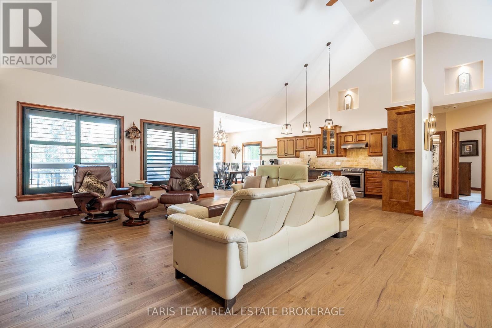 1609 Wedgewood Drive, Wasaga Beach, Ontario  L9Z 1R8 - Photo 15 - S12427385