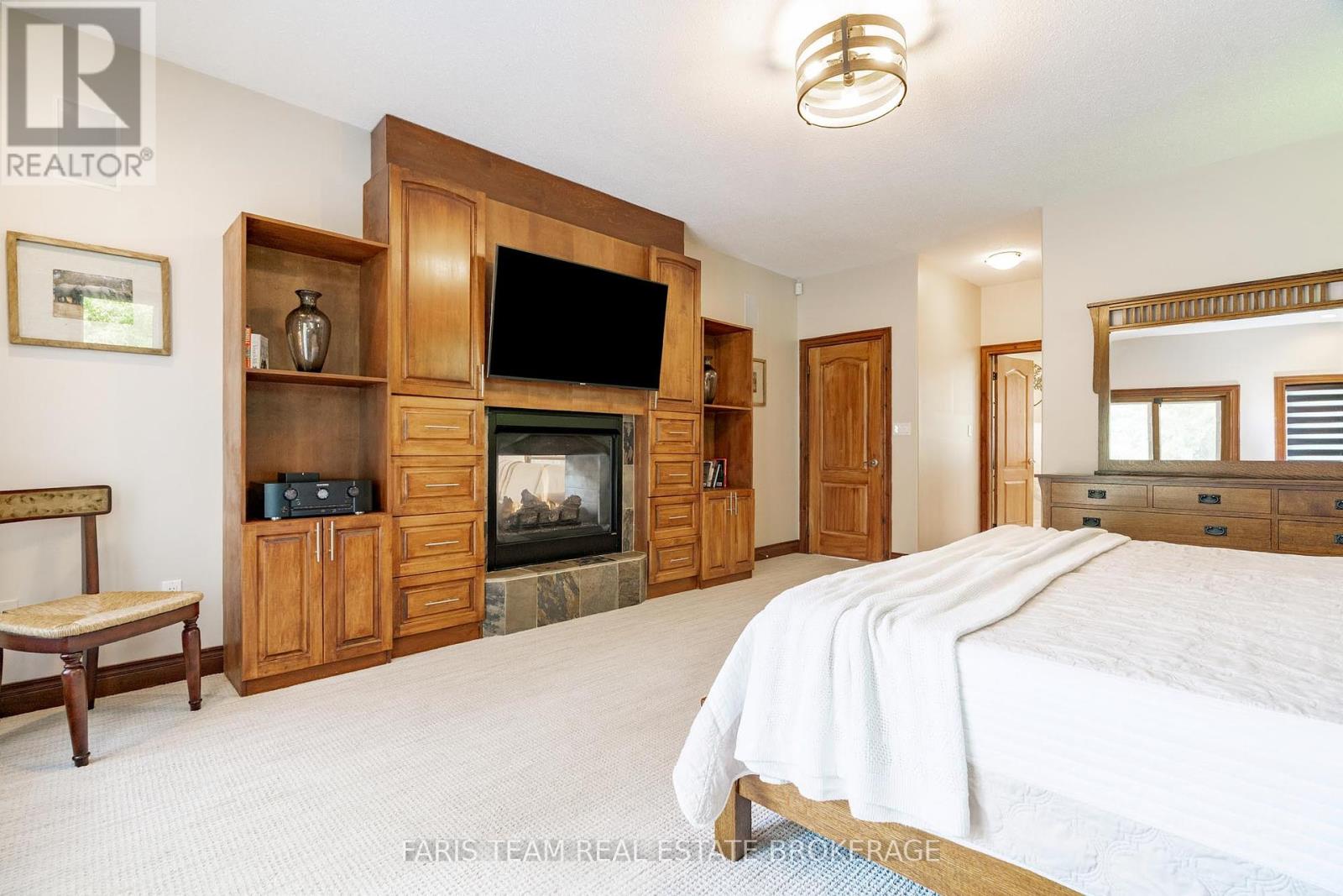 1609 Wedgewood Drive, Wasaga Beach, Ontario  L9Z 1R8 - Photo 17 - S12427385