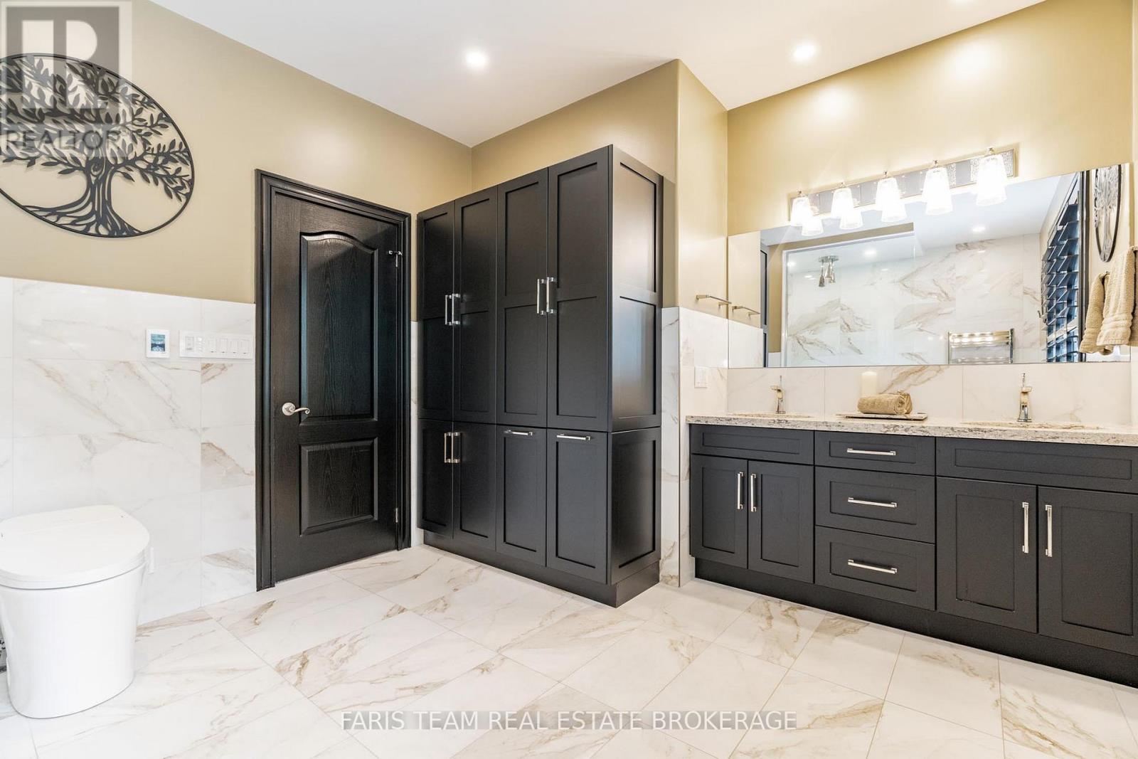 1609 Wedgewood Drive, Wasaga Beach, Ontario  L9Z 1R8 - Photo 18 - S12427385