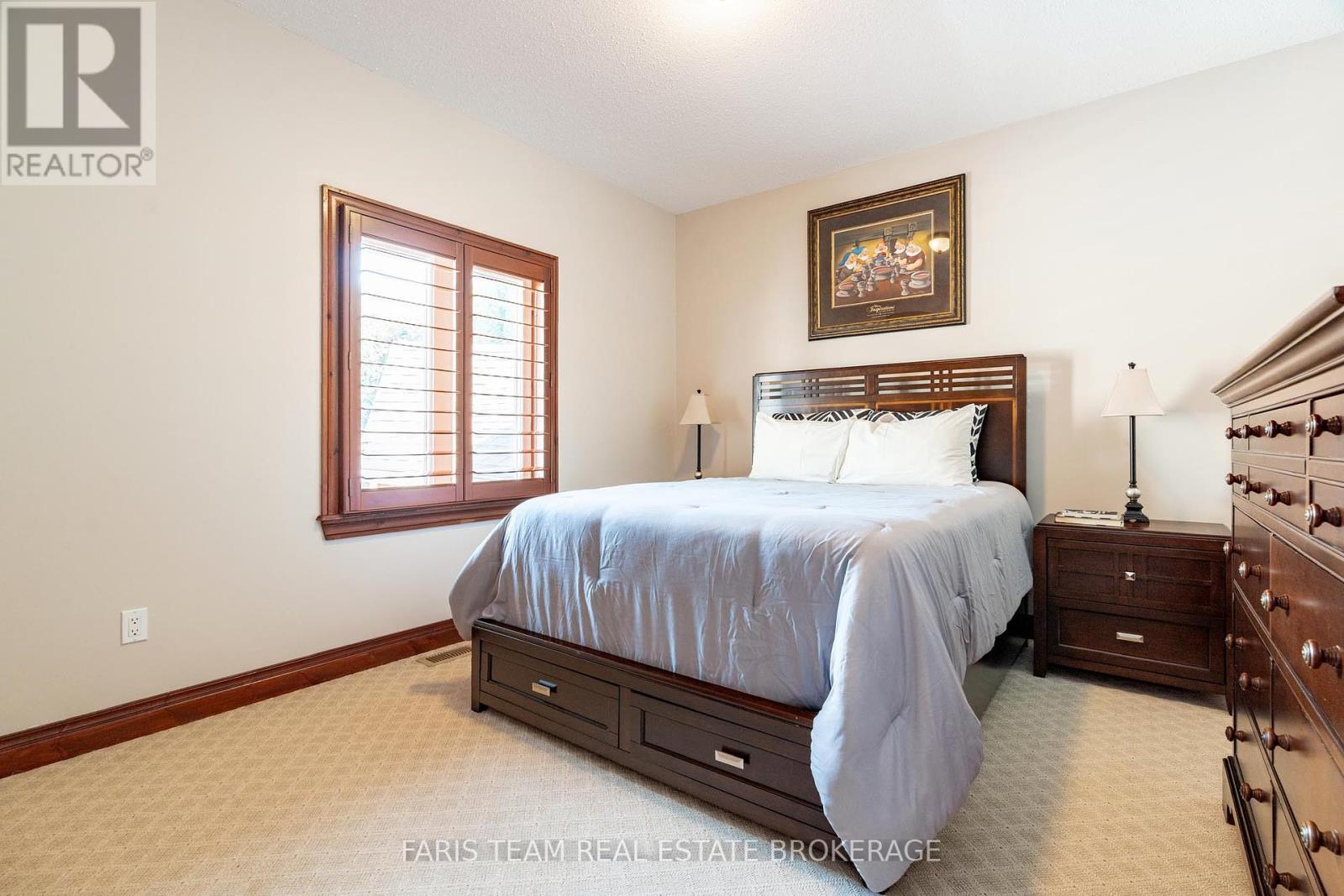 1609 Wedgewood Drive, Wasaga Beach, Ontario  L9Z 1R8 - Photo 21 - S12427385