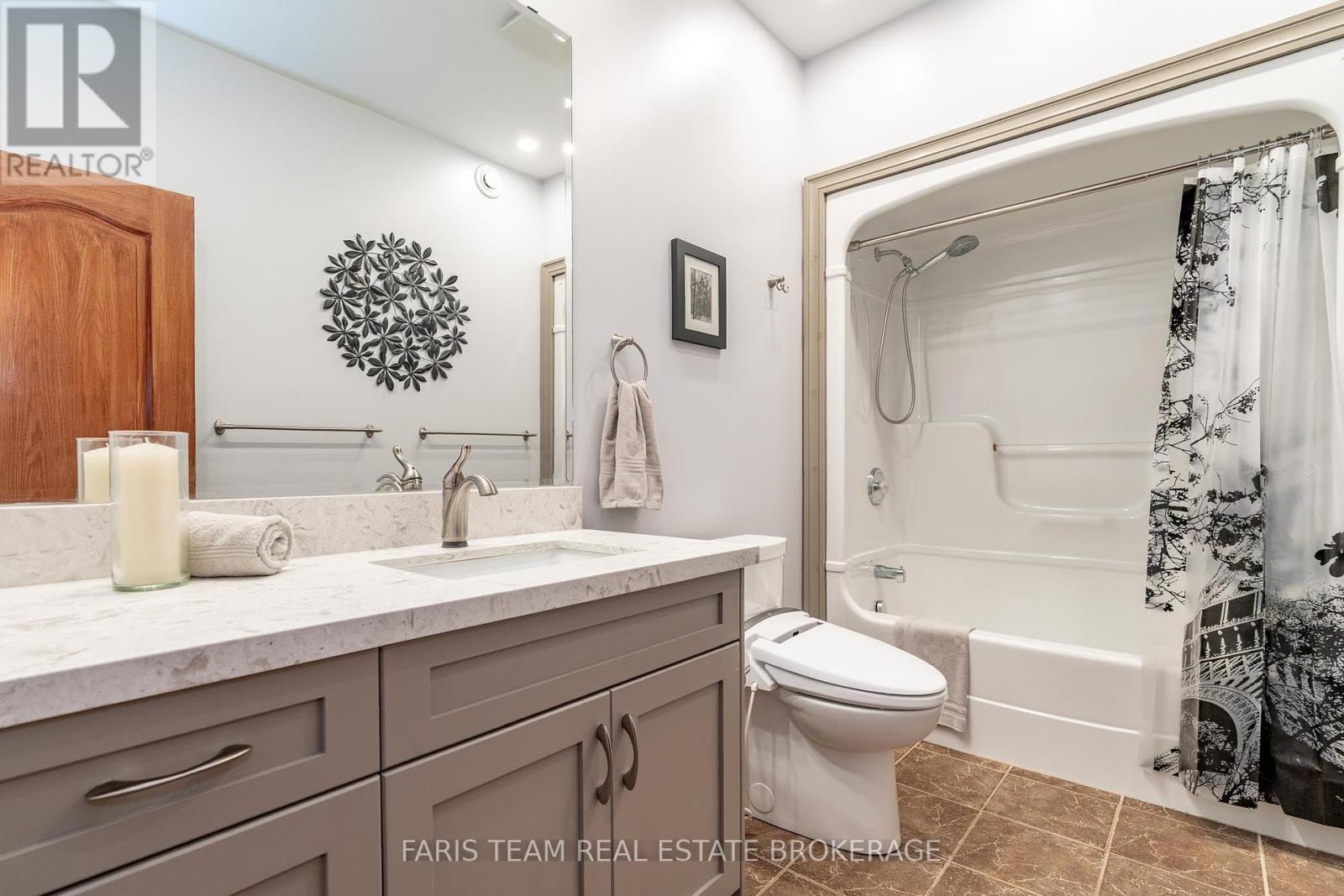 1609 Wedgewood Drive, Wasaga Beach, Ontario  L9Z 1R8 - Photo 22 - S12427385