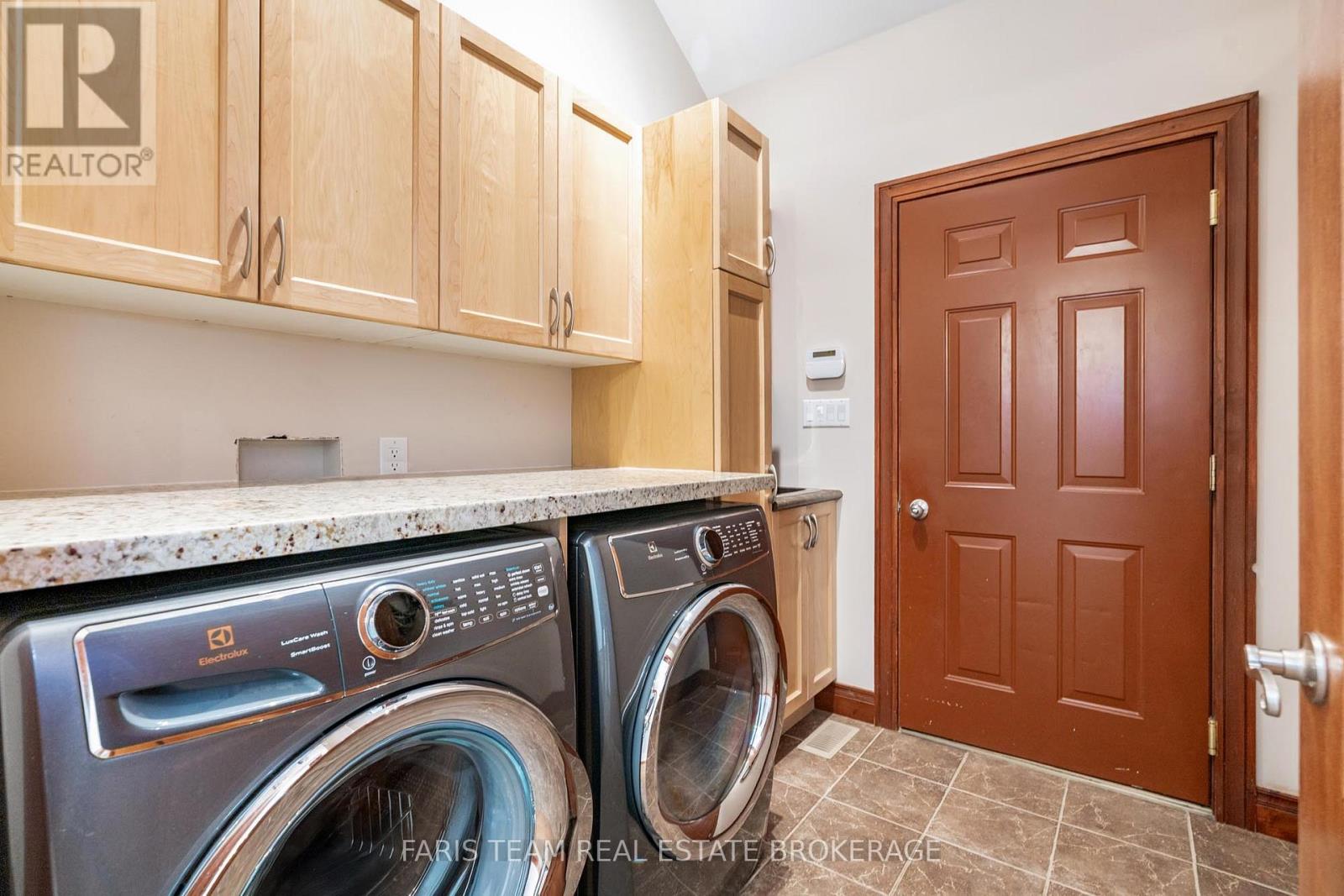 1609 Wedgewood Drive, Wasaga Beach, Ontario  L9Z 1R8 - Photo 23 - S12427385