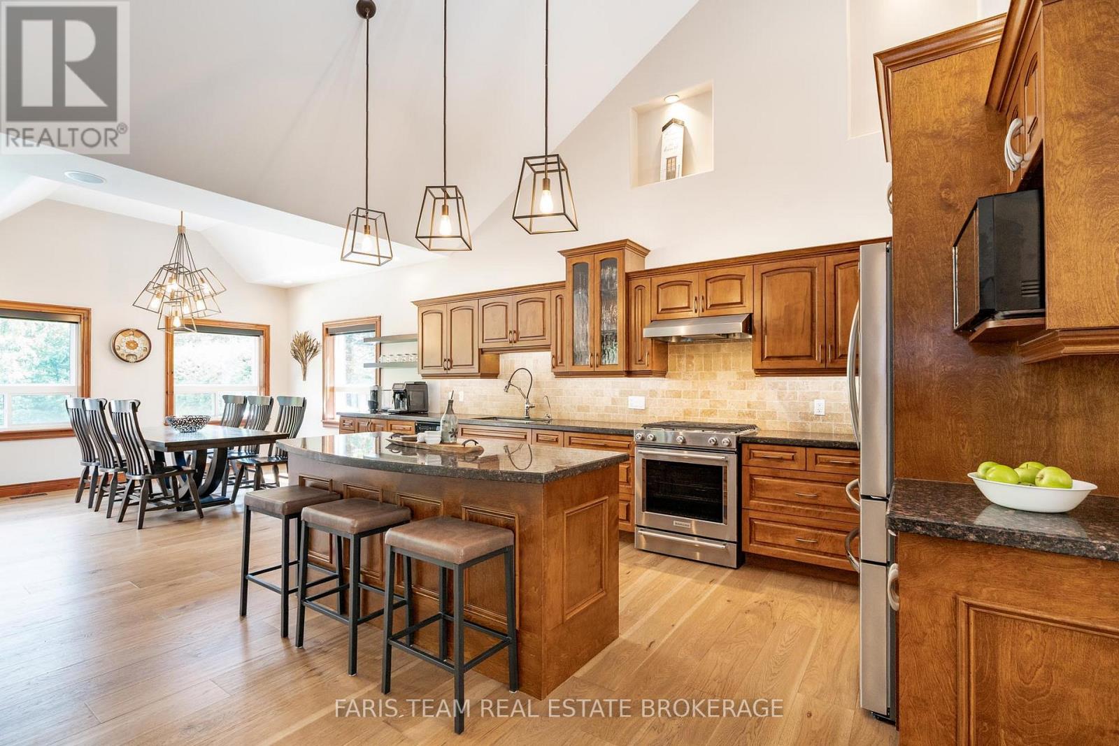1609 Wedgewood Drive, Wasaga Beach, Ontario  L9Z 1R8 - Photo 7 - S12427385