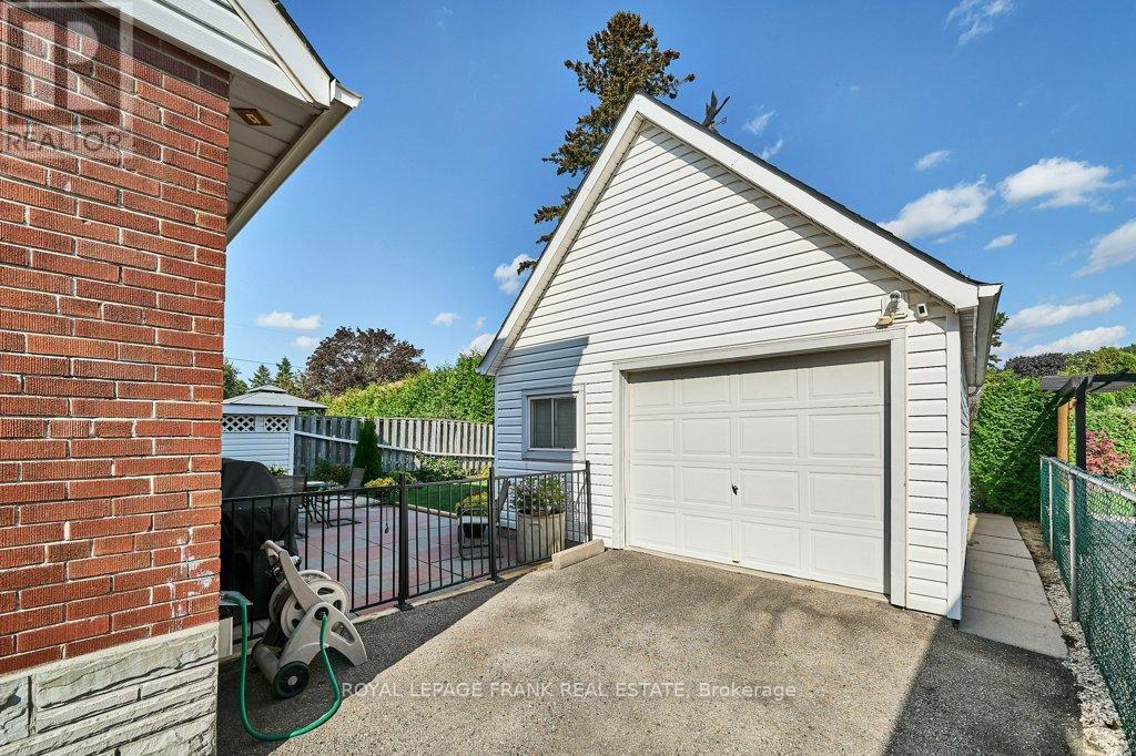483 Nipigon Street, Oshawa, Ontario  L1J 4P6 - Photo 3 - E12427484