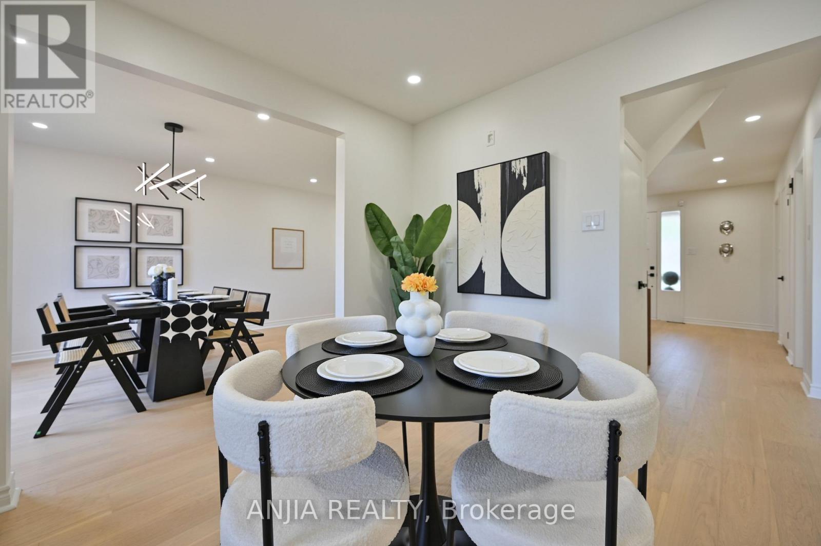 1339 Willowbank Trail, Mississauga, Ontario  L4W 3P9 - Photo 11 - W12427362