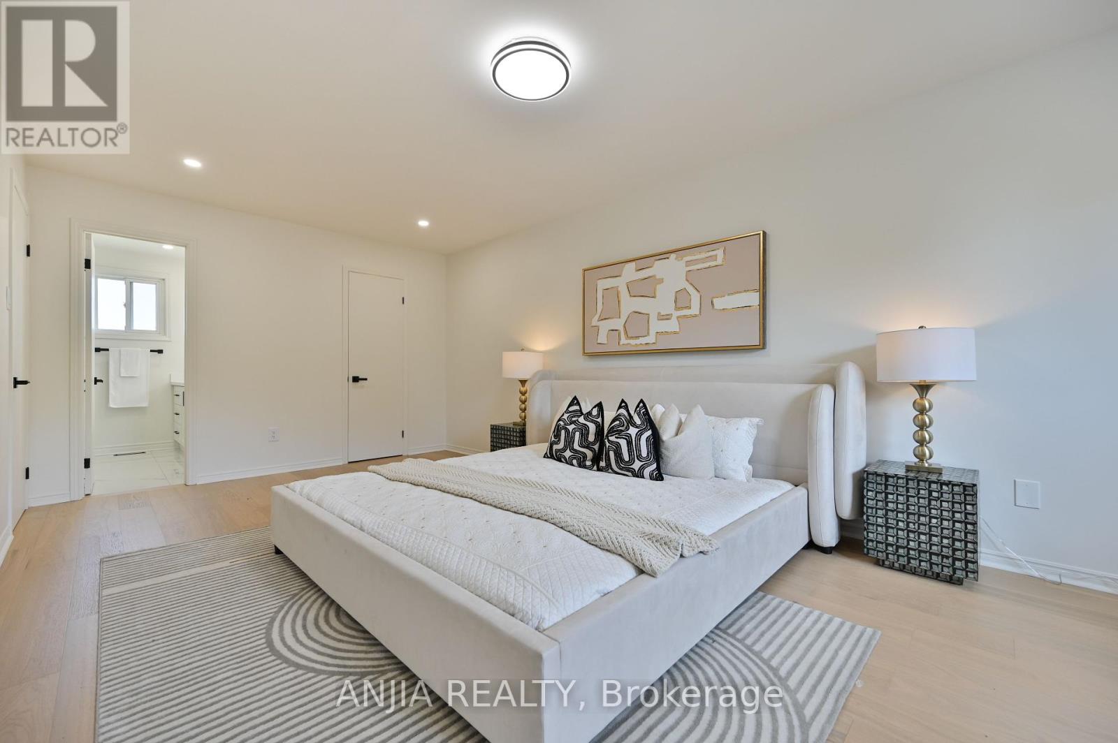 1339 Willowbank Trail, Mississauga, Ontario  L4W 3P9 - Photo 20 - W12427362