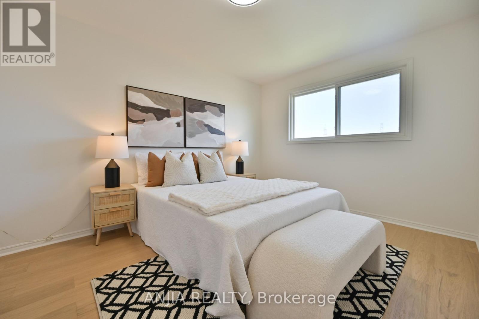 1339 Willowbank Trail, Mississauga, Ontario  L4W 3P9 - Photo 23 - W12427362