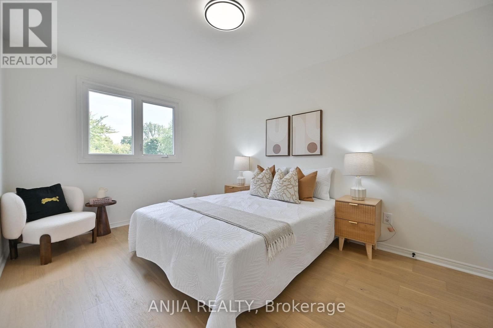 1339 Willowbank Trail, Mississauga, Ontario  L4W 3P9 - Photo 24 - W12427362
