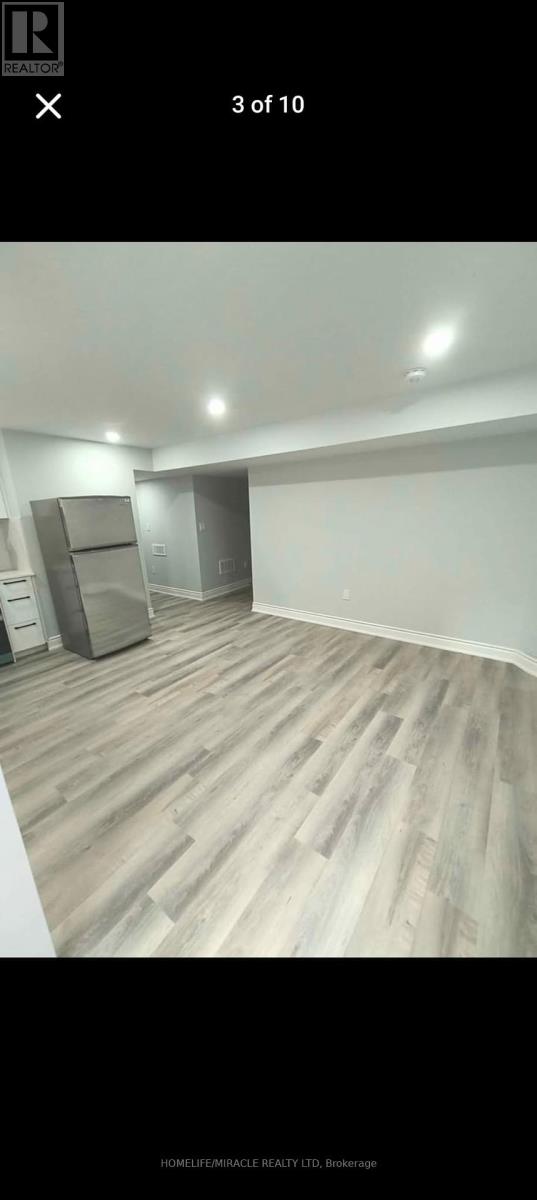 69 Enford Crescent, Brampton, Ontario  L7A 4C8 - Photo 2 - W12427388